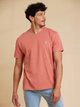 Remera amarilla de algodón con cuello redondo y manga corta.