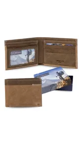 Billetera de cuero color marrón con una faja horizontal combinada en un tono más oscuro y detalle de costura en zigzag. El interior cuenta con doble compartimento para billetes, un visor transparente para identificación, múltiples tarjeteros y bolsillos adicionales.