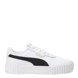 Championes Puma Carina 3.0 de estilo urbano, color negro con detalles en blanco. Presentan una suela de plataforma texturizada, cierre con cordones y el logo de la marca en dorado en el lateral y la lengüeta.