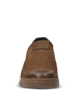 Zapatos slip on Hush Puppies modelo Consin, color marrón, con aparado de cuero, suela de goma y diseño cómodo sin cordones.