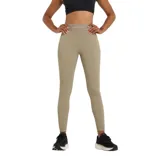 Calza deportiva New Balance Sleek High Rise de color beige, con cintura alta elástica con logo de la marca.