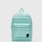 Mochila Bubba de diseño acolchado en color verde menta. Cuenta con un compartimento principal espacioso con cierre, bolsillo frontal con cierre y parche de marca en la parte inferior. Incluye correas acolchadas y es resistente al agua.