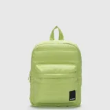 Mochila Bubba de diseño acolchado en color verde lima, con compartimento principal espacioso, bolsillo frontal con cierre y etiqueta de marca en la parte inferior. Cuenta con correas acolchadas y material repelente al agua.