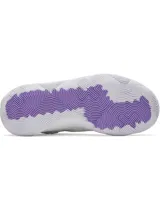 Championes de básquet Under Armour Jet 25, color blanco con detalles en lila, confeccionados con materiales mixtos y suela de goma resistente.