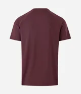 Remera deportiva masculina color bordó con tecnología Dry, cuello redondo, mangas cortas y detalle laser cut para mayor transpirabilidad. Confeccionada en poliéster y elastano, ofrece un toque suave y elasticidad para libertad de movimientos.