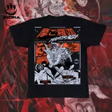 Remera negra de manga corta con estampado en la espalda de un personaje de anime en blanco y naranja.