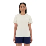 Remera de algodón de corte clásico y cuello redondo, color beige, con pequeño logo de la marca bordado en el pecho.