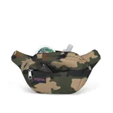 Riñonera Jansport modelo Fifth Avenue con estampado de camuflaje en tonos verde, marrón y beige.