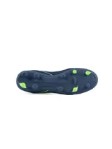 Championes de fútbol Umbro modelo Classico III HG para hombre, color azul marino con detalles y logo en naranja. Presentan una suela con tapones moldeados fijos (HG) para césped firme.