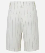Bermuda de sastrería con cintura alta, trabillas en la cintura, solapa diferenciada y rayas verticales.