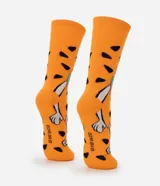 Medias de caña larga color naranja con estampado de Pedro Picapiedra. Confeccionadas en tejido de algodón con detalles en poliéster.