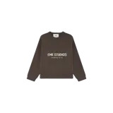 Sweater de punto color marrón, con cuello redondo y diseño oversize. Cuenta con el logotipo de la marca estampado en el pecho en color blanco.