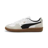 Championes Puma Palermo LTH, color blanco con detalles en negro y beige. Suela de goma color caramelo.