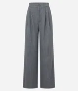 Pantalón wide leg de algodón con rayas verticales finas color marrón.