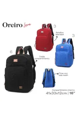 Mochila negra con estampado de labios y logo de la marca en etiqueta de cuero sintético.