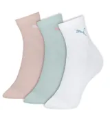 Kit de tres pares de medias Puma de caña media, color rosa, verde y blanco, con logo de la marca en el tobillo.