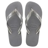 Ojotas Havaianas modelo Top, de diseño clásico con tiras anchas y suela de goma con textura antideslizante.