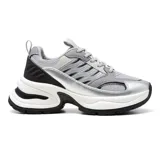 Championes deportivos American Sport Kiraz, color gris con detalles plateados y negros.