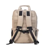 Mochila capitoneada color gris oscuro, con asa superior y correas regulables. Cuenta con doble cierre principal, bolsillo frontal con apertura vertical y bolsillo trasero pequeño. Incluye espacio para laptop de 15 pulgadas y correas ocultables.