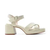 Sandalias negras de vestir con plataforma y taco cuadrado. Tiras anchas cruzadas sobre el empeine y pulsera con hebilla.