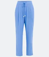 Pantalón fluido celeste de corte recto, confeccionado en mezcla de viscosa y lino. Posee cintura elástica con cordón de ajuste y bolsillos laterales.