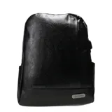 Mochila negra de cuero sintético con dos bolsillos laterales y logo de la marca en la parte inferior.