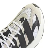 Championes urbanos Adidas modelo Light Blaze, con diseño de capas en tonos blanco, gris y negro. Presentan una estructura de malla transpirable con refuerzos de gamuza y detalles sintéticos, entresuela con tecnología Lightstrike y suela de goma.