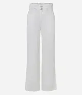 Pantalón wide leg de sarga color blanco, con cintura fruncida, tirador y bolsillos.