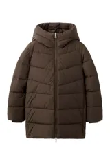 Parka puffer marrón con capucha, cierre frontal con cremallera y bolsillos laterales, confeccionada en poliéster.