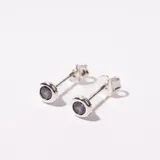 Par de caravanas de plata 925 con piedra amatista engarzada.