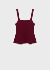 Top de punto fino color bordó, sin mangas, con escote cuadrado y tirantes anchos, de diseño evasé.