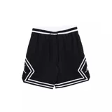 Short deportivo Nike modelo Dri-Fit Diamond, color negro con detalles en blanco. Presenta cintura elástica con cordón de ajuste y diseño geométrico característico de la marca en los laterales con el logo Jumpman.
