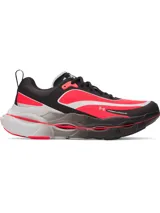Championes de running Under Armour Halo Racer, con diseño de entresuela de balancín y amortiguación HOVR+ para mayor retorno de energía. Presentan una parte superior de malla transpirable en color negro y rojo vibrante, con detalles en gris y blanco.