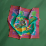Pañuelo cuadrado de seda con estampado abstracto multicolor.