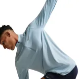 Buzo deportivo Nike de manga larga, color negro, con cuello alto y cierre frontal parcial. Presenta logo de la marca estampado en el pecho.