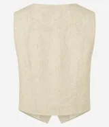 Chaleco femenino confeccionado en viscolino celeste, con escote en v, cierre por botones contrastantes y bolsillos delanteros.