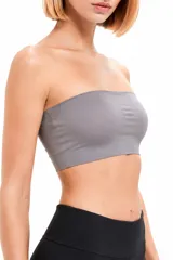 Soutien strapless gris de diseño liso y ajuste cómodo sin tirantes.