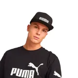 Gorra Puma Flatbrim negra con logo bordado en blanco en el frente.
