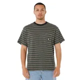 Remera de manga corta Rip Curl Search Stripe Tee, a rayas horizontales en tonos verde oliva, beige y negro. Tiene cuello redondo y bolsillo en el pecho con logo de la marca.