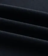 Pantalón deportivo de corte recto confeccionado en modal, con cintura elástica, cordón ajustable y bolsillos delanteros aplicados.