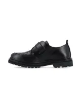 Zapato tipo monk strap de cuero negro con textura efecto cocodrilo, suela track dentada y cierre con hebilla metálica.