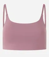 Top deportivo femenino color morado oscuro, de corte recto y ajustado, con escote cuadrado y breteles finos ajustables.