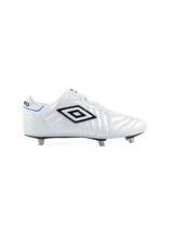 Championes de fútbol Umbro Speciali SG color blanco con detalles en negro y azul.