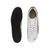 Championes Puma Speedcat LTH de perfil bajo, color blanco con detalles en dorado y suela negra. Diseño inspirado en el automovilismo con el logo de la marca en el lateral y la lengüeta.