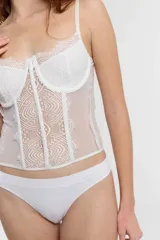 Corset blanco de encaje con copas preformadas, tirantes finos y cierre frontal con cremallera.