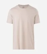 Remera básica de hombre con cuello redondo y mangas cortas, confeccionada en algodón. Presenta un corte regular que se ajusta de forma anatómica al cuerpo.