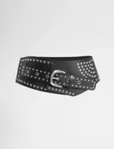 Cinturón ancho tipo faja de cuero sintético negro, con diseño decorado con múltiples tachas metálicas plateadas y hebilla central ajustable.