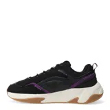 Championes urbanos Topper de diseño moderno, combinando paneles de cuero sintético negro y malla transpirable. Presenta detalles en color violeta, entresuela blanca con efecto moteado y suela de goma color caramelo.