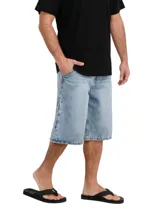 Bermuda estilo cargo de denim negro, con calce amplio, bolsillos laterales utilitarios y tira porta-martillo.