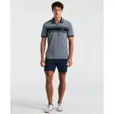 Polo gris jaspeado de piqué Birdseye con detalle de rayas horizontales en el pecho en azul marino y blanco. Cuello con tapeta de botones y logo bordado en el pecho.